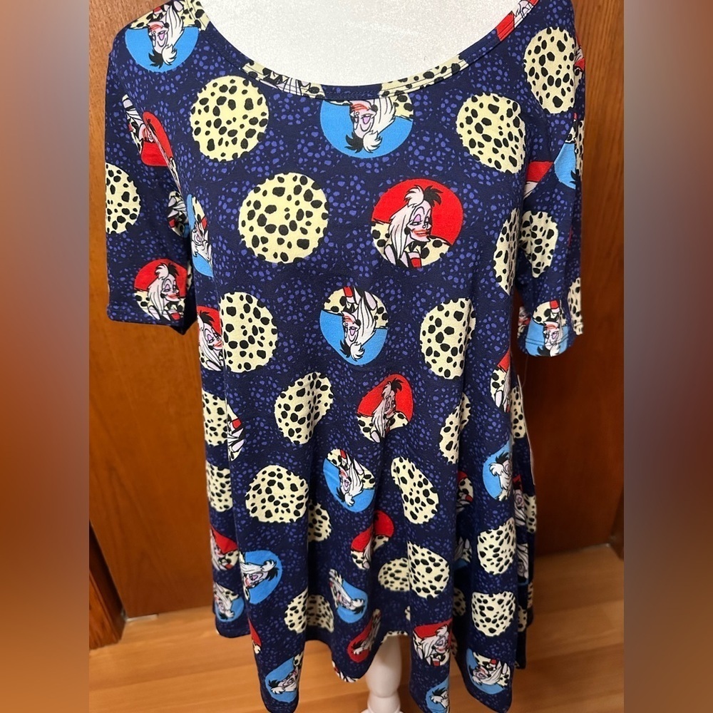 NWT Lularoe Disney Size XXSmall Perfect T Shirt Cruella DeVille Oversized - Picture 4 of 16